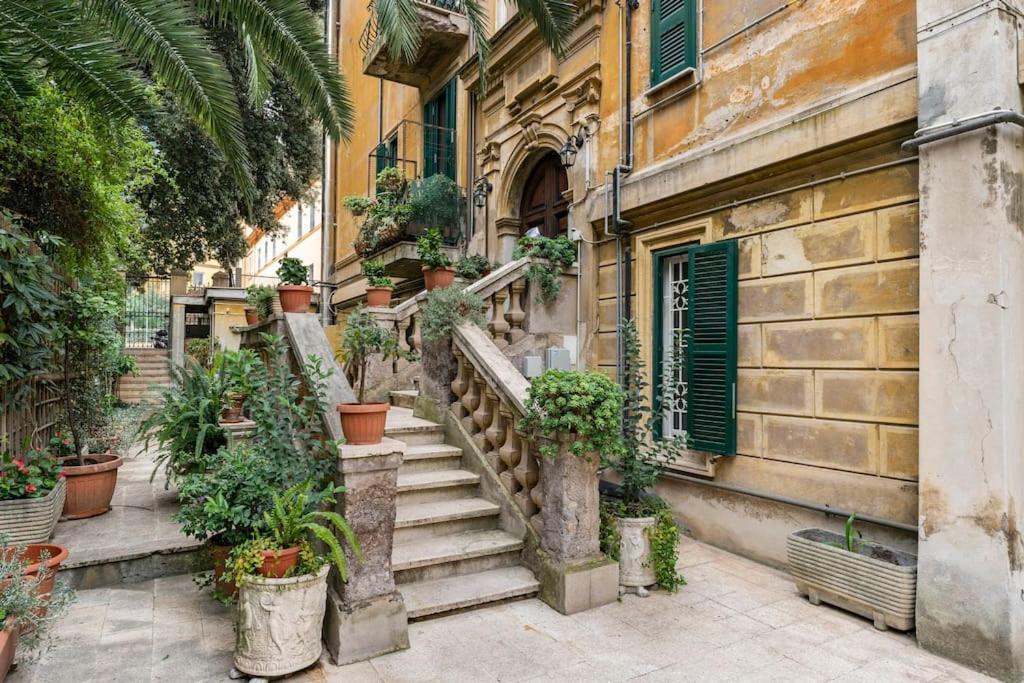 Walking To Trastevere Di Marialaura Aragno Rome Extérieur photo